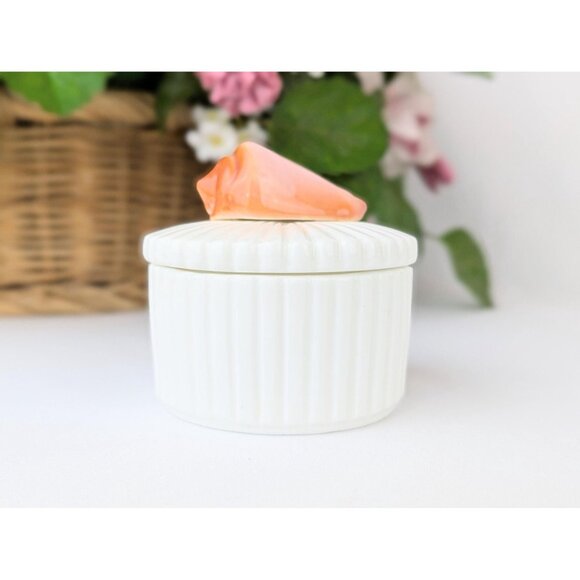 White Bone China Trinket Box with Peach Conch Shell Lid Coastal Elegant Keepsake - Picture 2 of 7